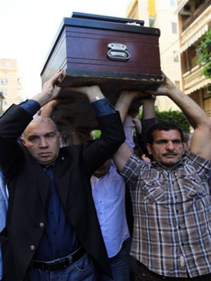 El funeral del fotógrafo el mártir Ali Chaaban