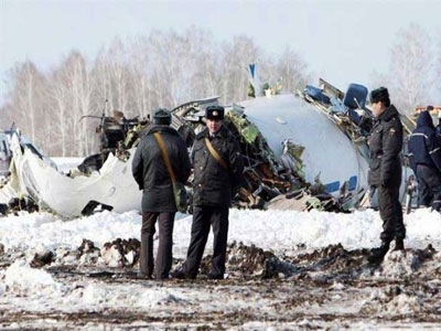 13 supervivientes fueron sacados de los restos de un avi&oacuten rusa