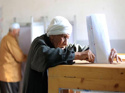 Los egipcios continúan sus elecciones en el segundo día de elecciones presidenciales