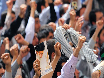En el 23 aniversario de su muerte, el santuario del Imam Khomeini lleno de visitantes