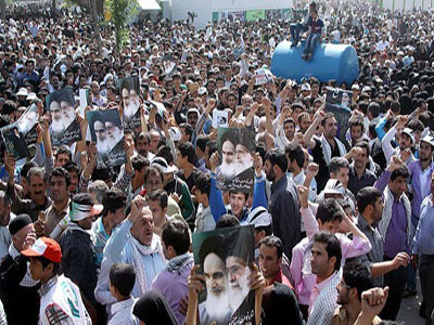 En el 23 aniversario de su muerte, el santuario del Imam Khomeini lleno de visitantes