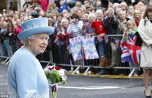 Hist&oacuterico apret&oacuten de manos en Belfast