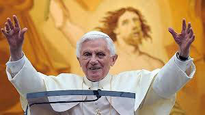 El Vaticano condena 