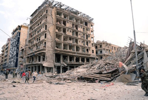 Tres violentas explosiones terroristas sacuden la plaza de Saad Allah al-Yabiri en Alepo