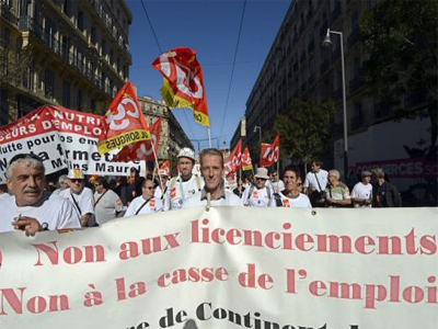 Policía disuelve protesta de trabajadores en Francia