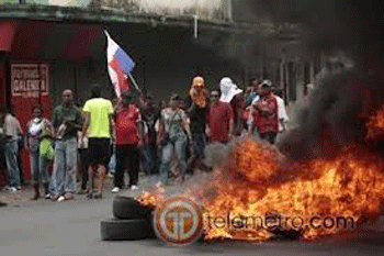 Novena jornada consecutiva de protestas y disturbios en Colón
