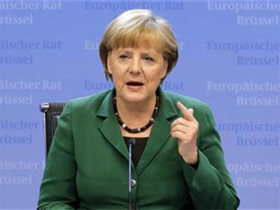 Coalici&oacuten de Merkel acuerda cambios sociales para mejorar en sondeos
