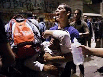 Enfrentamientos entre manifestantes y policía en El Cairo