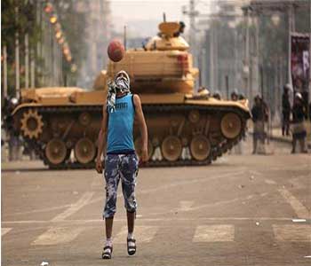 Partidarios y adversarios de Mursi en las calles