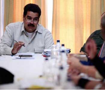Maduro dicta su primer decreto