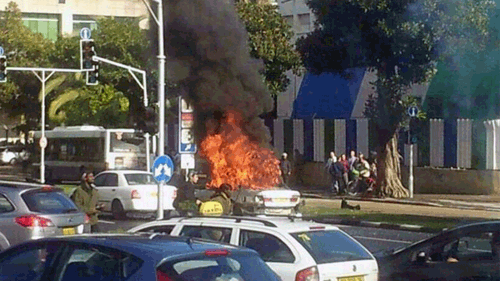Explosión de un coche cerca del Ministerio de Guerra israelí