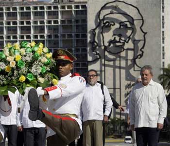 Ex presidente brasile&ntildeo Lula llega a Cuba

