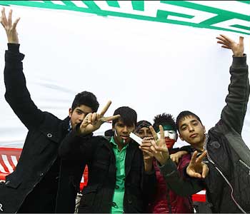 revolucion+islamica+iran Participación masiva en el aniversario de la Revolución Islámica
