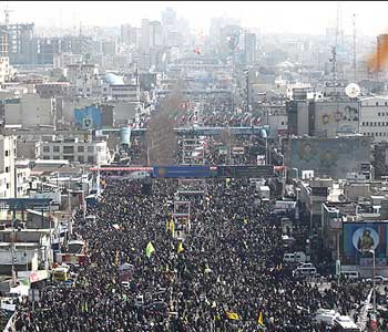 revolucion+islamica+iran7 Participación masiva en el aniversario de la Revolución Islámica
