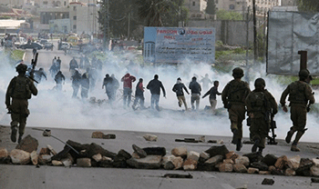 Miles de prisioneros palestinos inician una huelga de hambre
