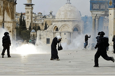 Los israelíes irrumpen en la Explanada del Aqsa en la ciudad santa