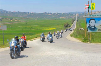 Un grupo de motociclistas desafían al enemigo israelí