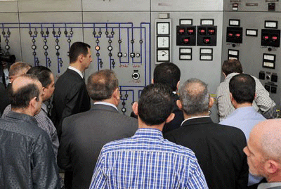 El presidente sirio visita una Estación Eléctrica en Damasco