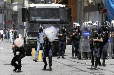 Anonymous amenaza con atacar al Gobierno turco