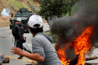 Indígenas colombianos liberan a cuatro militares