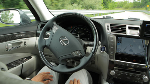 AHDA, nuevo sistema de conducción automática de Toyota
