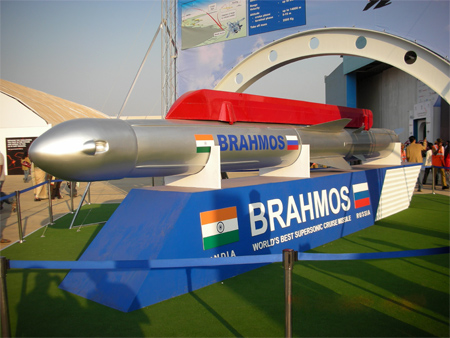 La India prueba con éxito una versión avanzada de BrahMos