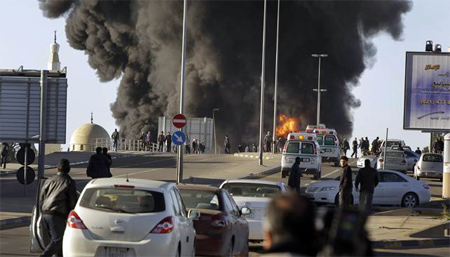 Decenas muertos por explosión de un depósito de armas en sur de Libia