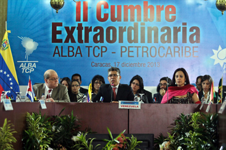 Daniel Ortega asiste a cumbre ALBA-PetroCaribe