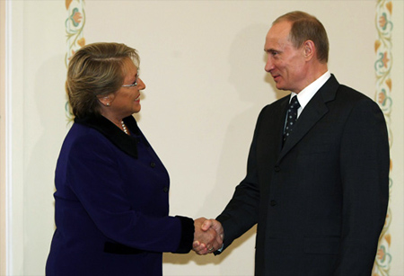 Putin felicita a Bachelet por su victoria en las presidenciales