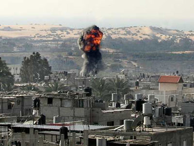 El ocupante israelí intensifica sus ataques contra Gaza