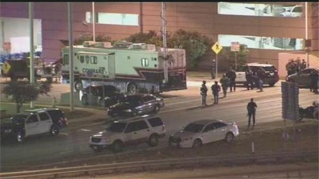 Un hombre armado ataca a tiros edificios oficiales en Austin (Texas)