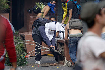 Más de 70 detenidos por los incidentes de Caracas