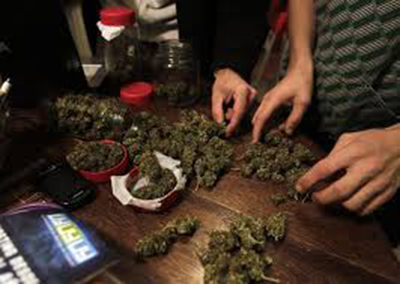 Los bancos de Washington ya pueden financiar negocios de marihuana
