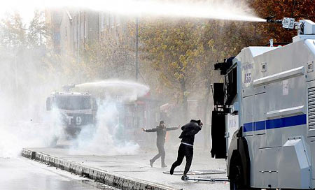 La Policía turca mata a dos personas durante una protesta en Diyarbakir