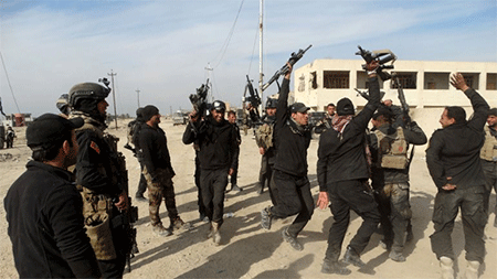 Los iraquíes festejan la liberación total de Ramadi de los terroristas