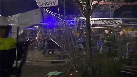 Violenta protesta en Holanda contra la acogida de refugiados