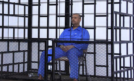 Condenan a muerte a Saif al Islam Gadafi