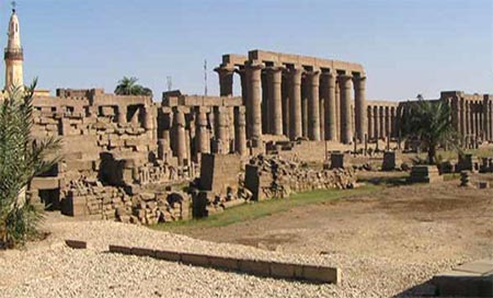 Hallan un conjunto de objetos arqueológicos cerca del templo egipcio de ptah
