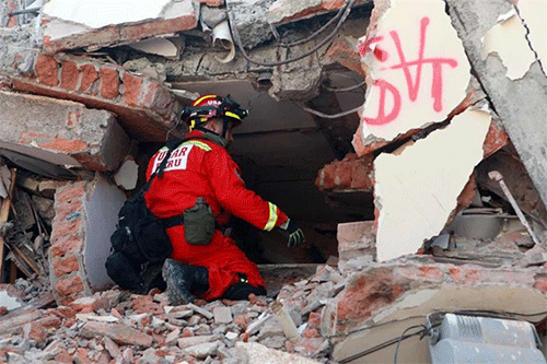 Continúan las labores de rescate en Ecuador