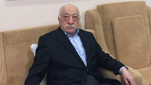 Turquía emite una orden de detención contra el predicador Gülen