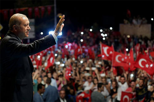 Erdogan gana la batalla y mete el país en un “estado de emergencia”