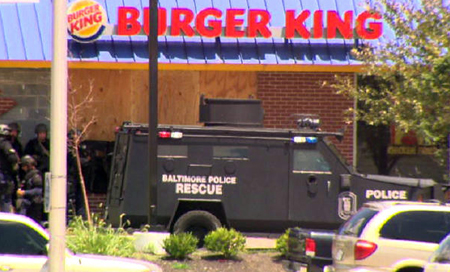 Detienen al hombre que tomó rehenes en Baltimore, Maryland