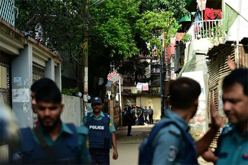 Uno de los terroristas abatidos en Bangladesh era estadounidense