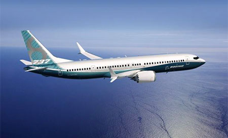 Llega el avión de pasajeros acrobático