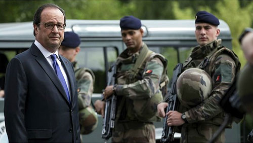 El Presidente de Francia augura una “larga guerra” contra el terrorismo