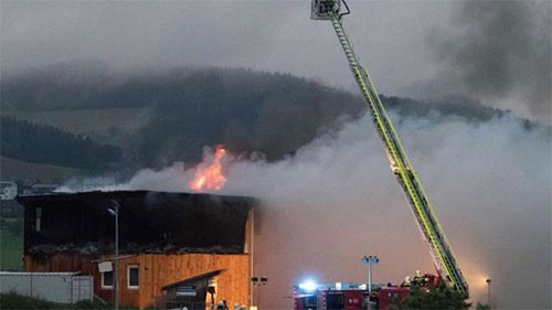 Un incendio destruye un centro para refugiados en Austria