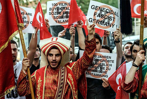 Reconocer el genocidio armenio irrita a Turquía