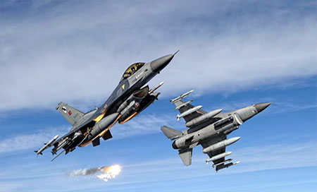 Aviación turca ataca varios posiciones del PKK