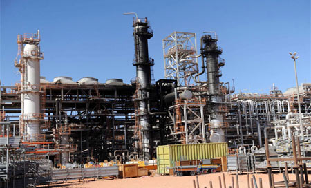 Argelia: Hombres armados atacan a distancia una planta de gas