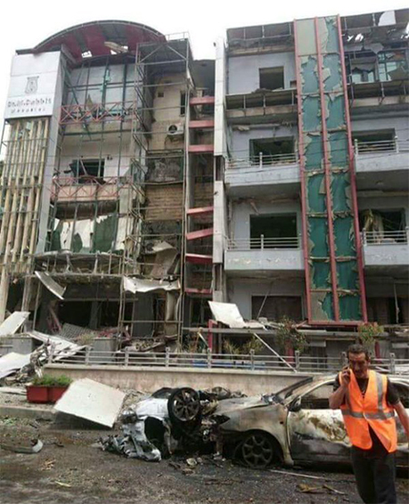 Los terroristas atacan con cohetes un hospital de Alepo